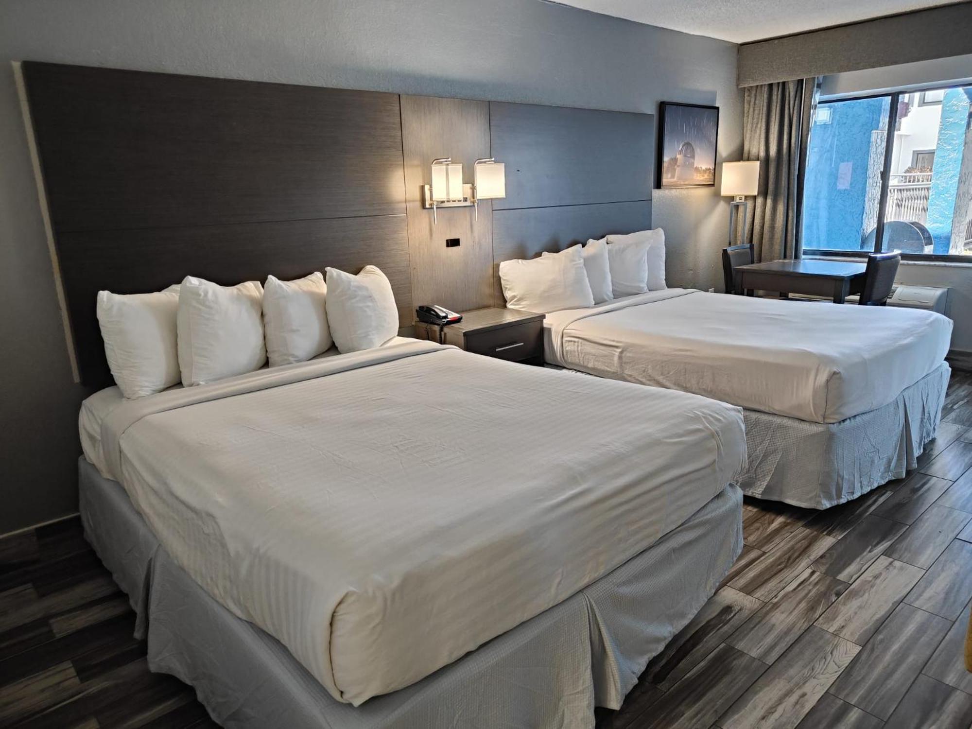 Baymont By Wyndham Orlando East Hotel Alafaya Exterior photo