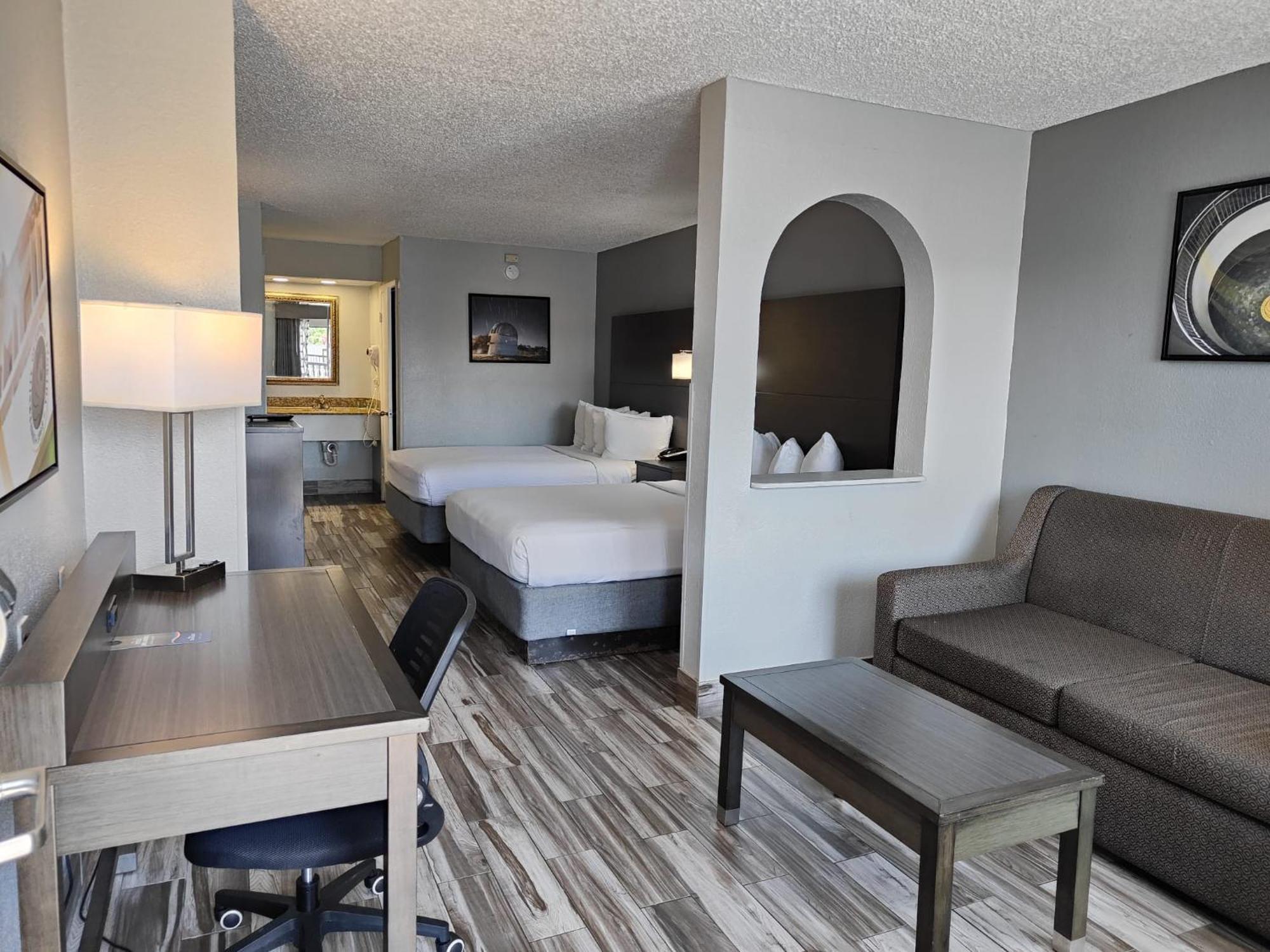 Baymont By Wyndham Orlando East Hotel Alafaya Exterior photo
