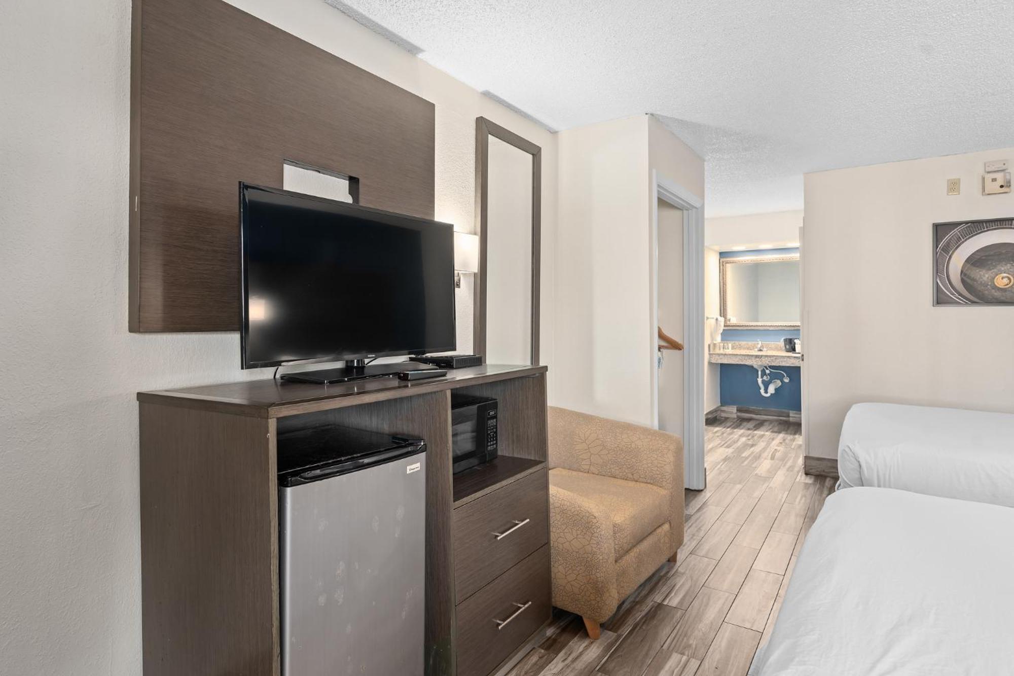 Baymont By Wyndham Orlando East Hotel Alafaya Exterior photo
