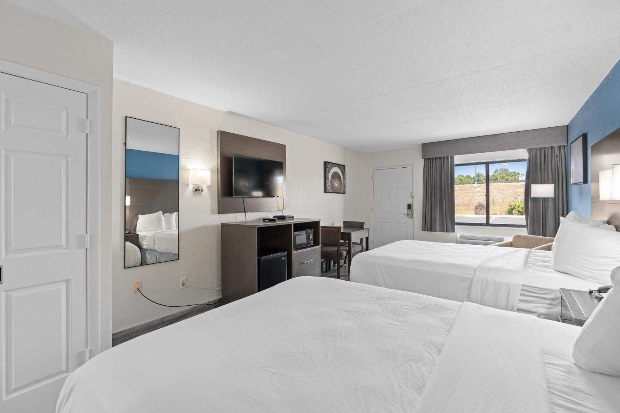 Baymont By Wyndham Orlando East Hotel Alafaya Exterior photo