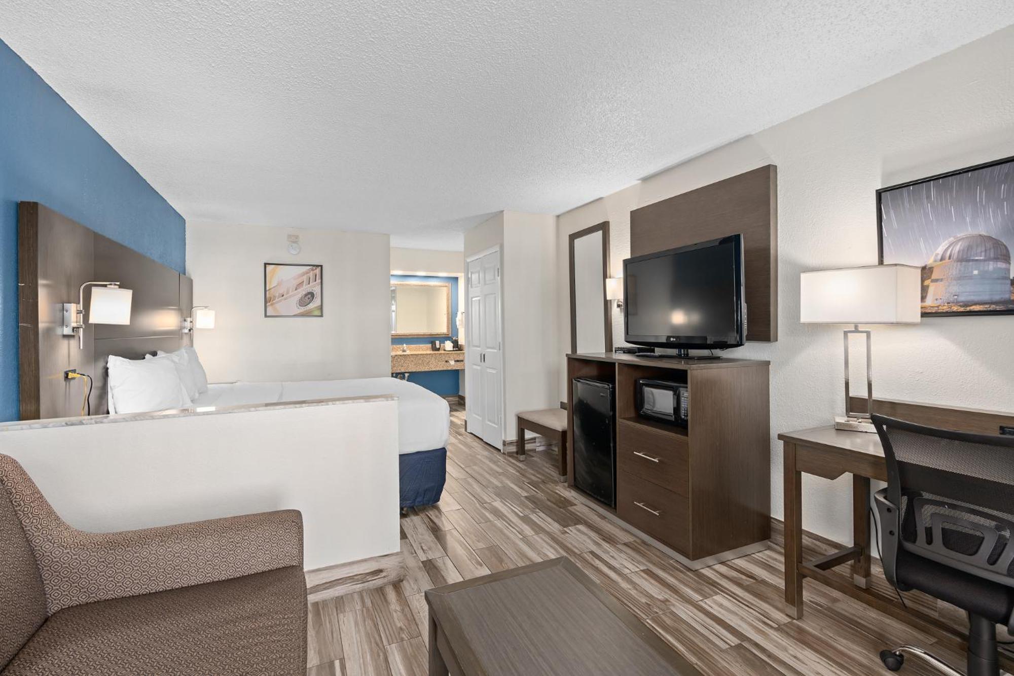 Baymont By Wyndham Orlando East Hotel Alafaya Exterior photo