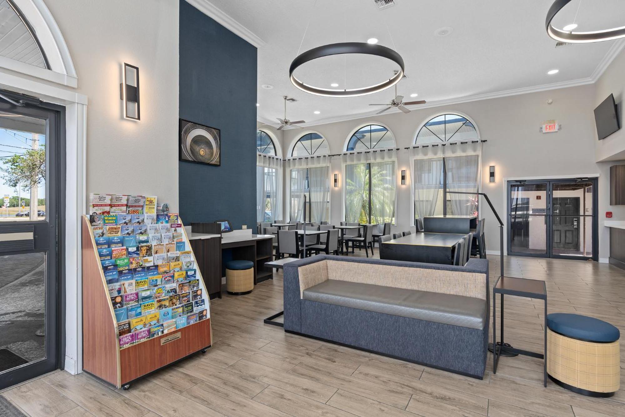 Baymont By Wyndham Orlando East Hotel Alafaya Exterior photo