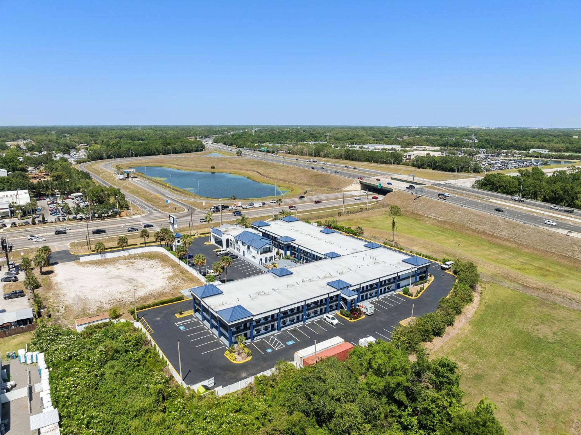 Baymont By Wyndham Orlando East Hotel Alafaya Exterior photo