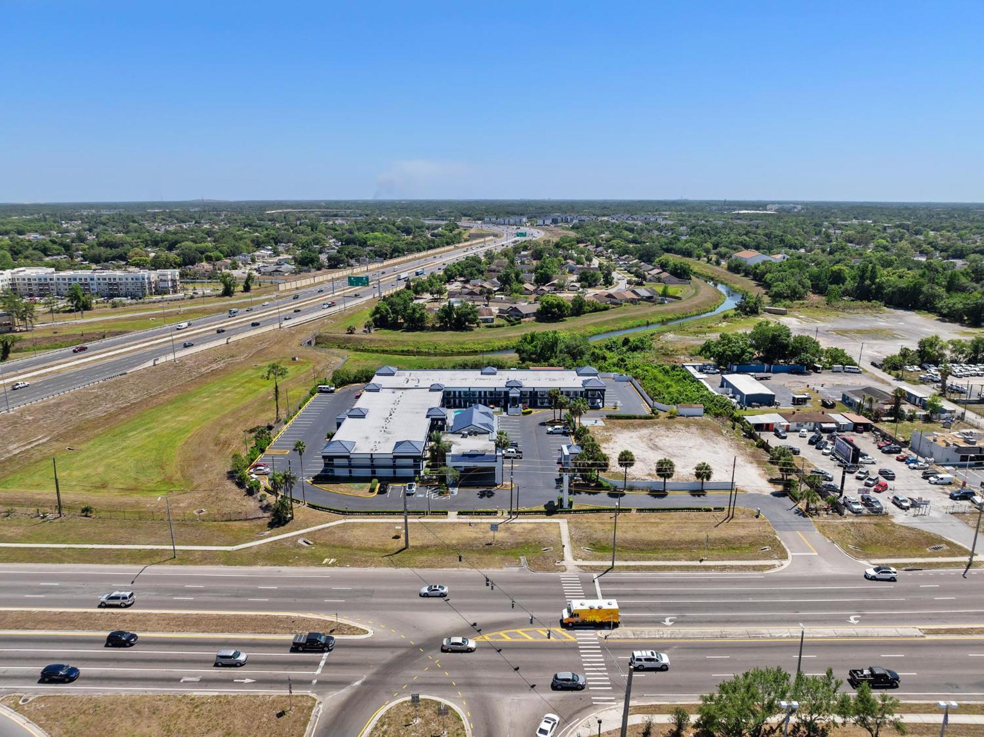 Baymont By Wyndham Orlando East Hotel Alafaya Exterior photo